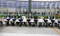 Vali Şimşek Çalışma Arkadaşlarıyla Aynı Sofrada Buluştu