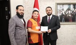 Sivaslı Enes’ten Bayramda Yürek Isıtan Bağış