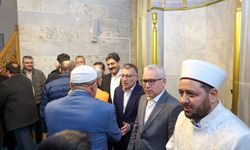 Sivas’ta Bayram Coşkusu Protokol ve Vatandaşlar Paşa Cami’de Buluştu