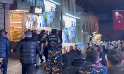 Tarihi Çarşıda Meydan Muharebesi! Onlarca Kişi Birbirine Girdi!