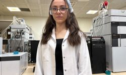 Annesini Kaybetti, 16 Yaşında Kanserle Mücadele İçin Yola Çıktı