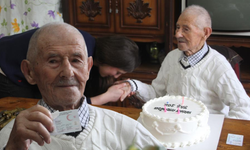 102 Yaşında! Halen Gencim Diyen Dedenin Hayat Hikayesi Şaşırtıyor