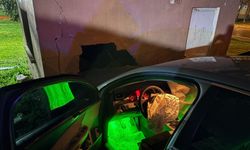 Yağmurda kontrolden çıktı, depo duvarını yıktı