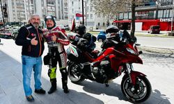 Sivas’ta Duygulandıran Mola: Motorlarıyla Umre'den Dönüyorlar