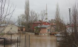 Sivas’ta Kapaklar Açıldı, Köy Sulara Teslim Oldu