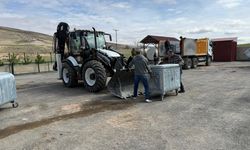 Temiz çevre için Sivas Gürün’de konteyner dağıtımı