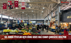 Sel vurdu fiyatlar uçtu Sivas Sebze Hali esnafı çaresizce bekliyor