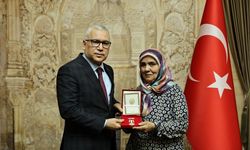 KKTC Gazisi Ahmet Çetin’in Eşi Zeliha Çetin’den Vali Yılmaz Şimşek’e Anlamlı Ziyaret