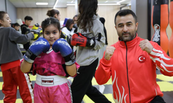 Sivaslı Babanın Akran Zorbalığına Uğrayan Kızının İnanılmaz Dönüşümü!