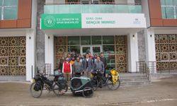 Bisikletle Dünya Turu Yapan Çift Sivas'ta Sıra Gecesine Katıldı