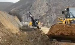 Sivas'ta heyelan nedeniyle çöken yol onarıldı