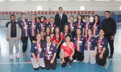 Zara’da Kızların Voleybol Zaferi! Büyük Rekabet