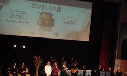 Sivas'ta Şiir ve Müzik Aynı Sahnede Buluştu