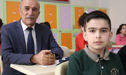 Sivas'ta dede ile torunu aynı sınıfta buluştu