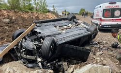 Sivas yolunda devrilen otomobildeki 4 kişi yaralandı