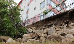5 Katlı Apartmanın İstinat Duvarı Çöktü!