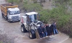 Sivas’ta Yağış Felaketi: Köy Yolu Kapandı, Cenazeye Gidiş Şaşırttı