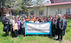Sivaslı Öğrencilerden Yürek Yakan Vefa: Maraşlı Öğrenciler Unutulmadı