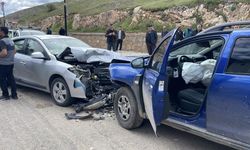 Sivas'ta kafa kafaya çarpıştılar, 8 kişi yaralandı