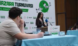 Sivas’ta Münazarada Gençlerin Sözleri Yankılandı