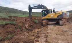 Şarkışla’da heyelan! O bölgeye ekipler müdahale ediyor