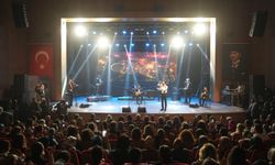 Sivas'ta Film Festivali Kapsamında Unutulmaz 90'lar Konseri!