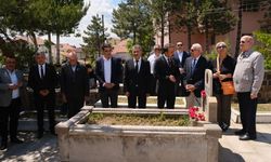 Sivas'ta emekli Korgeneral Polat mezarı başında anıldı