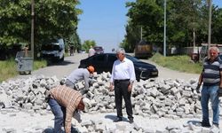 Ulaş'ta kilit parke taşı çalışmaları sürüyor