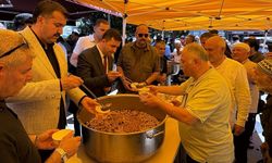Suşehri'nde vatandaşlara aşure ikram edildi