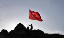 Sivas'ta bu kalede 8 asırdır Türk'ün bayrağı dalgalanıyor