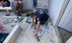 Daracık Alanda Sıkışıp Kaldı! Yavru Kedinin İmdadına İtfaiye Ekipleri Yetişti!