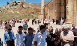 Sivas Divriği Ulu Cami'de aşure dağıtıldı