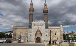 Tarihi atmosferiyle büyülüyor! Sivas'ın 752 yıllık mirası yeniden ilgi odağı oldu