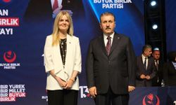 Eski Sivas Milletvekili Tahsin Irmak'ın Kızı Cahide Sezen Irmak Başkanlık Divanına Seçildi