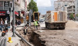 Atatürk Caddesi'nde Altyapı Çalışmaları Sürüyor