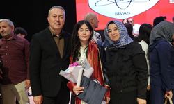 Sivas Belediye Başkanı Uzun'un mezuniyet gururu