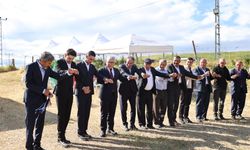 Vali Yılmaz Şimşek, Ağılkaya Köyü'nde Düğün Sevincine Ortak Oldu