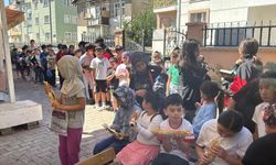 Sivas'ta bu camide çocuklar hem öğreniyor hem de piknik yapıyor