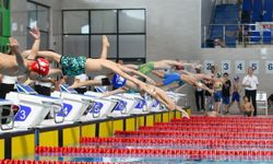 Sivas'ta 21 ilden 510 sporcu yüzmede yarışıyor