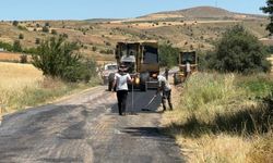 Sivas Akıncılar'da köy yollarında asfalt çalışmaları tamamlandı