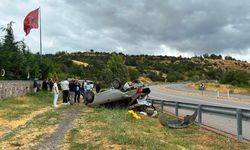 Koyulhisar'da devrilen otomobilin sürücüsü yaralandı