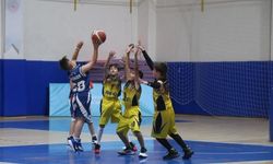 Sivas'ta minik basketbolcuların büyük heyecanı kupalarla taçlandı