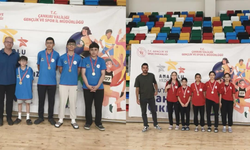 Sivas Badmintonda Zirvede! İki Takım da Yarı Finale Yükseldi