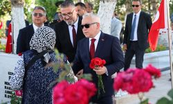 Vali Yılmaz Şimşek'ten 15 Temmuz'da Şehitlik Ziyareti!