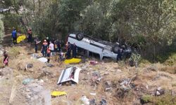 Sivas'ta Minibüs şarampole uçtu: 4 ölü, 10 yaralı