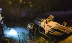 Sivas-Erzincan karayolunda otomobil devrildi