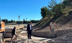 Yıldızeli’nde altyapı ve yol çalışmaları sürüyor