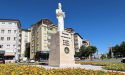 Seyrantepe Mahallesi’ne Hacı Bektaş-ı Veli heykeli kazandırıldı