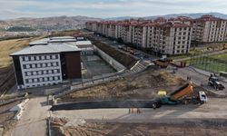 Sivas’ta üç farklı noktada yol çalışması sürüyor