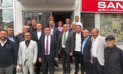 Zara’da ilçe kongresi tamamlandı, Kenan Çaygöz güven tazeledi